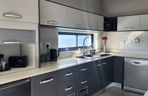 Mossel Bay Casa | 85th On Wigget, Apartment unit 10 with private plunge pool and seaview