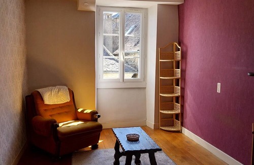 Oloron-Sainte-Marie Apartamento | Vrbo Property