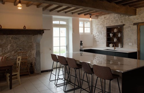 Lys Casa | Maison de Ferme aux Pieds des Pyrénées, Près des Sentiers, des Forêt.