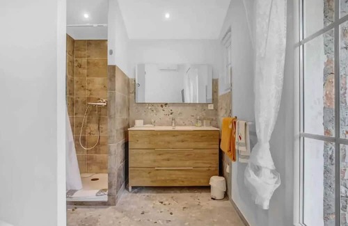 Taradeau Casa | Homerez - Spacious House in Taradeau with Shared Pool