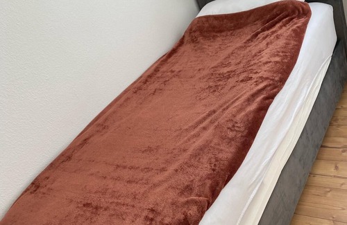 Niederursel Condominio | Moderne und Komfortable Zimmer - Neue Möbel und Orthopedischen Bett.