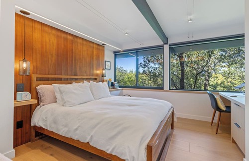 San Anselmo Casa | Stunning Hilltop Home with Views, Pool and Spa