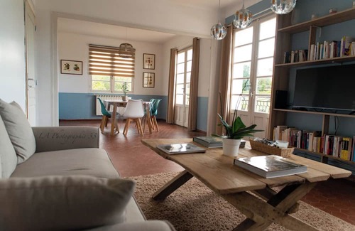 Domezain-Berraute Apartamento | Grand Appartement de Standing, au 1er Étage D'une Maison Basque Avec Piscine