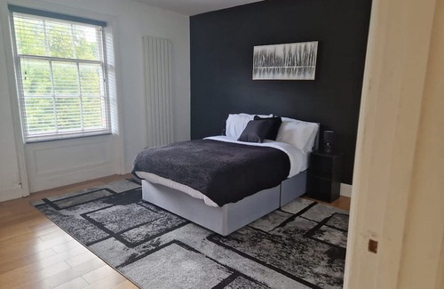 Grimsby Apartamento | NEW! 2 Bedroom Central Grimsby, Flat 1