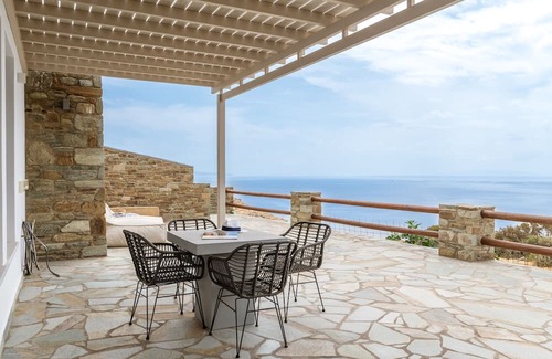 Kato Aprovatou Apartamento | Apartment 'Captain's Koutsi Suite' with Private Terrace, Wi-Fi and Air Conditioning