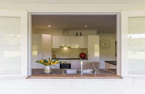 Oak Beach Casa | Holiday with Donkeys at the charming Oak Beach Donkey Inn