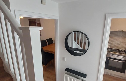 Acresford Casa | Beautiful 2-Bed House in Coventry