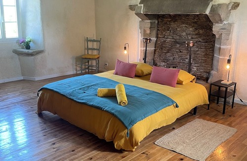 Lanneanou Casa | Manoir 16 ème Siècle Rénové, 6 Couchages Terrain de Tennis et Étang Privatif