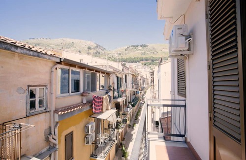 Monreale Apartamento | Apartment in Monreale with 0 bedrooms sleeps 2