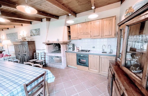 Spoleto Casa | Live on a a country park with all facilities An aristocratic venue Sleeps 10