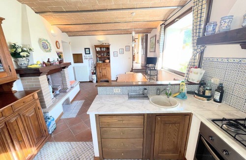 Spoleto Casa | Live on a a country park with all facilities An aristocratic venue Sleeps 10