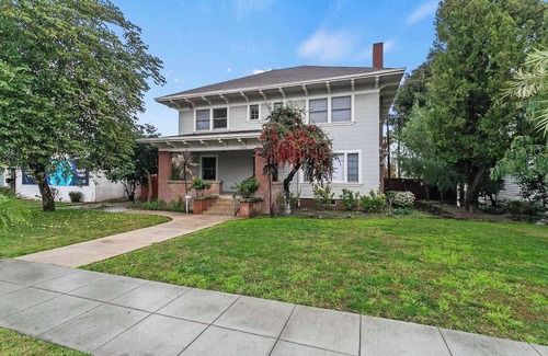 Downtown Riverside Casa | Fenced Backyard｜Dedicate Workspace｜Pet Friendly #41988