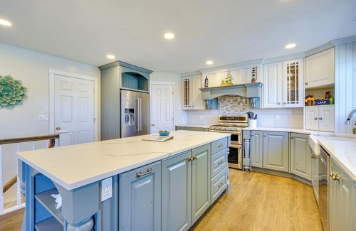Stansbury Park Casa | Lakefront Utah Home w/ Private Beach, Dock & Canoe