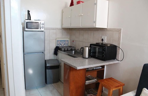 Beaufort West Cabaña | Charming 3-Bed Cottage in Beaufort West