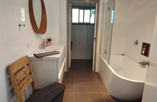 Tuross Head Apartamento | Blossom Garden Studio is situated near beautiful beaches of Tuross Head