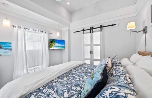 Melbourne Beach Cabaña | Seagrape Beachfront Cottage - Direct Oceanfront