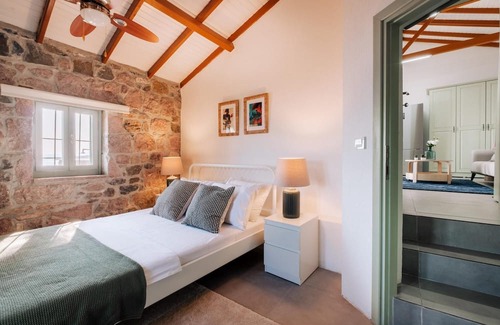 Ayvalik Casa | Unique Cunda Experience, Stone House w Private Bay