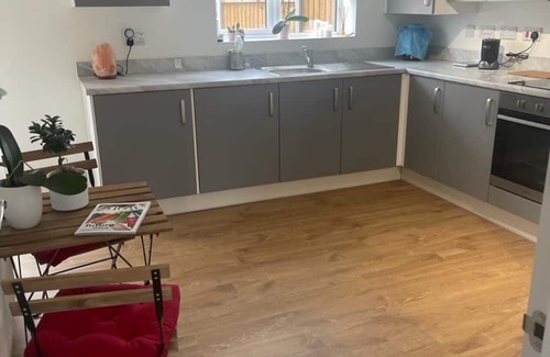 Walsall Casa | New Large House with Garden in Walsall
