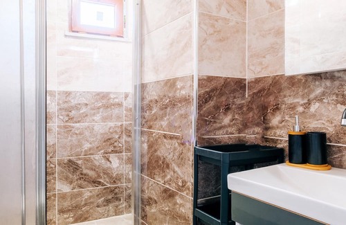 Sakarya Apartamento | Huge Duplex Flat w Terrace Near Bilgi University