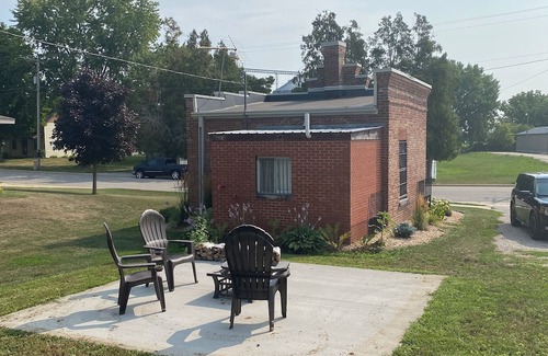 Wykoff Casa | Wykoff Historical Jail Haus with original jail cell bunks. It’s an adventure!