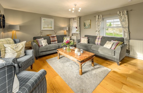 Belford Cabaña | Rosemary Cottage - a cottage that sleeps 8 guests in 4 bedrooms