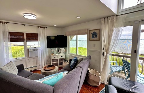 Fairhaven Casa | Private Ocean Front Beach House with 4 bedrooms Sleeps 8 Has a Mooring