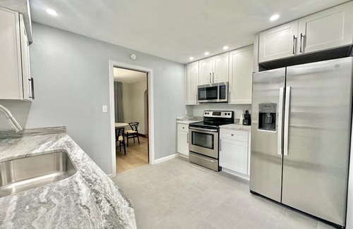 South Hills Casa | Luxe Mt. Lebanon Home | Central | Free Parking