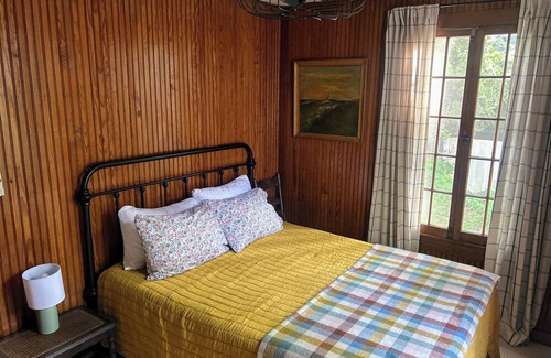 Grand Beach Cabina | Adorable SW Michigan Cottage with Beach Access