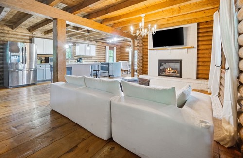 Fleming Cabina | Charming dog-friendly cabin w/ amazing lake views near Savannah