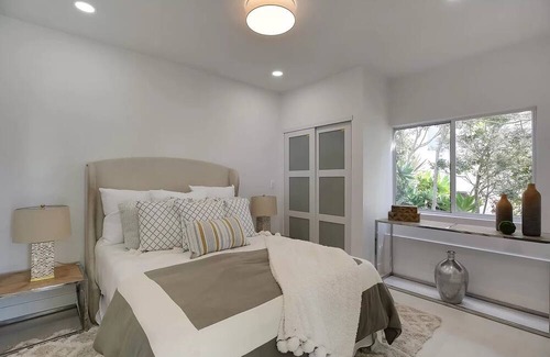 Summerland Casa | Discover the Charm of Golden Gate Avenue