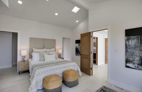 Summerland Casa | Discover the Charm of Golden Gate Avenue