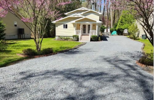 Ocean Pines Cabaña | Admirals Cottage - Quiet Clean Cozy Pet Friendly w large fenced yard