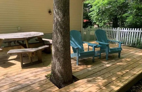 Ocean Pines Cabaña | Admirals Cottage - Quiet Clean Cozy Pet Friendly w large fenced yard