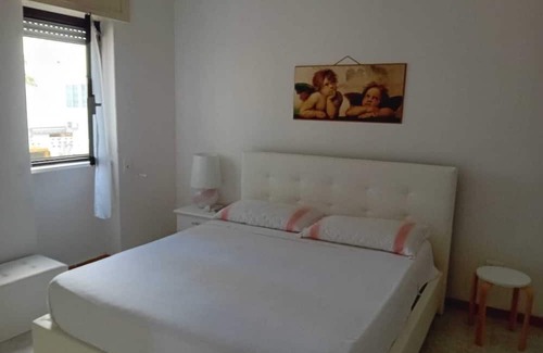 San Cataldo Casa | Holiday Home 'La Dimora Di Lucia' with Private Garden and Air Conditioning