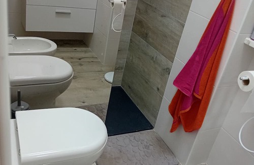 San Cataldo Casa | Holiday Home 'La Dimora Di Lucia' with Private Garden and Air Conditioning