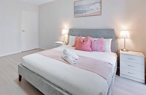 Parramatta Apartamento | Modern 3-Bedroom in Parramatta
