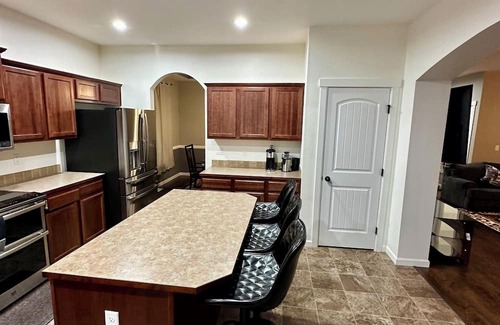 Spanaway Casa | Mid-Side house located in Spanaway perfect home away from home!