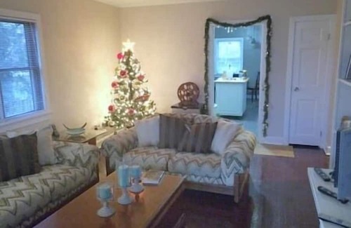 Milford Casa | Prívate & Affordable room 3 Minutes from Downtown!
