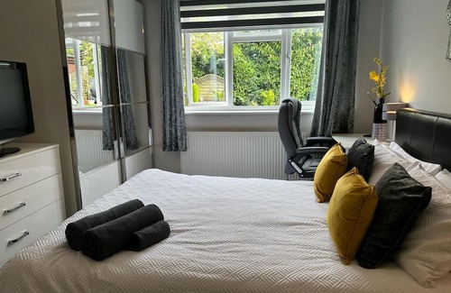 High Wycombe Casa | Luxurious home - Sleeps 10 - Great Location