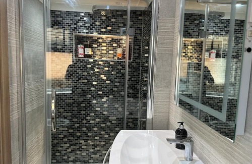 High Wycombe Casa | Luxurious home - Sleeps 10 - Great Location