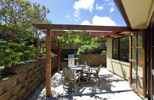 Petone Casa | Warm, Modern, Child-friendly - Lower Hutt Escape