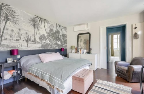 Montmartre Casa | Vrbo Property
