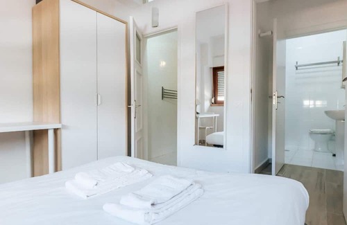 Linda-a-Velha Apartamento | Holiday apartment Lisbon for 1 - 8 persons with 4 bedrooms - Holiday apartment