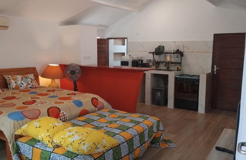 Cocody Apartamento | Studio & kitchen with garden & pool services included