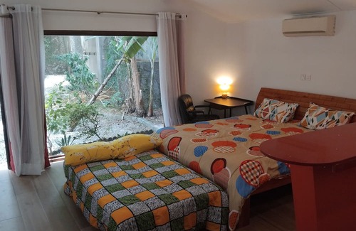 Cocody Apartamento | Studio & kitchen with garden & pool services included