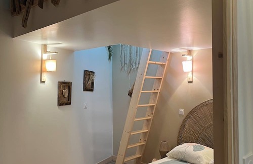 Trevieres Casa | Maison de Village Rénovée de Plain Pied à 8 Minutes des Plages du Débarquement