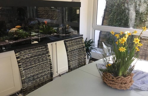 Eisenach Apartamento | Ferienhaus mit Doppelcarport und E-ladestation
