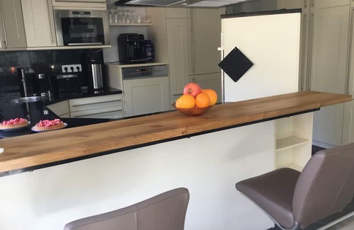 Eisenach Apartamento | Ferienhaus mit Doppelcarport und E-ladestation