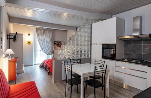 Piazza Apartamento | Homerez - Studio, city center, view