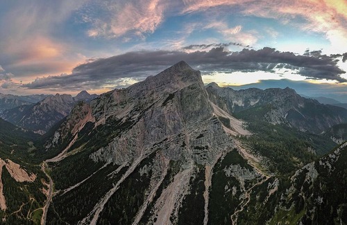 Kranjska Gora Cabaña | Erjavčeva koča mountian hut at Vršič